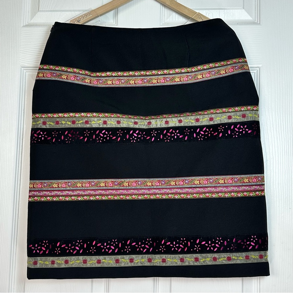 ABR New York Black Embroidered Boho Skirt Size 12 Floral Trim Pencil‎ Style